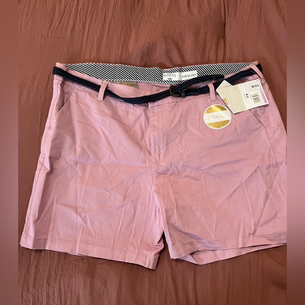 NWT Women’s Riders By Lee Lilac Shorts with Navy Belt